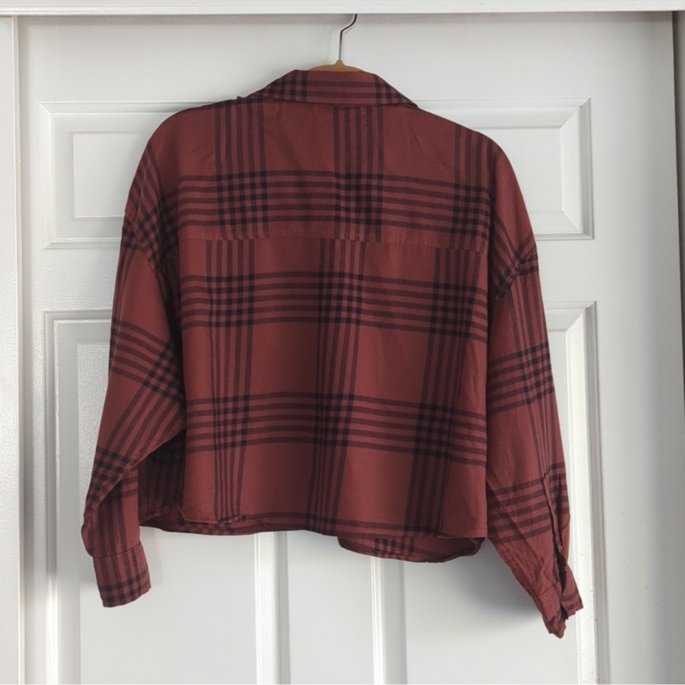 A&F soft collection cropped button down Medium - Picture 3 of 6